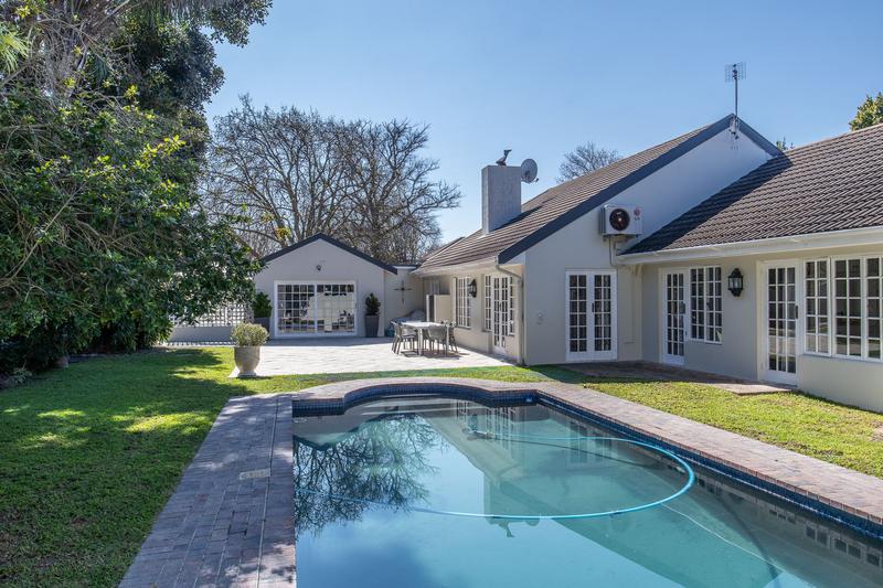 4 Bedroom Property for Sale in Constantia Western Cape